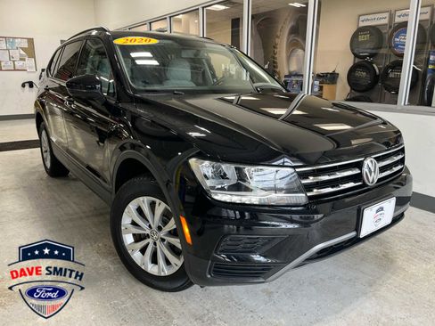 Used 2020 Volkswagen Tiguan S image 1