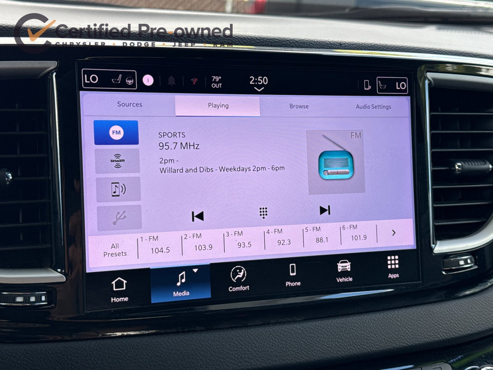 Certified 2025 Chrysler Pacifica Select FWD image 20