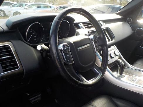 Used 2016 Land Rover Range Rover Sport SE image 10