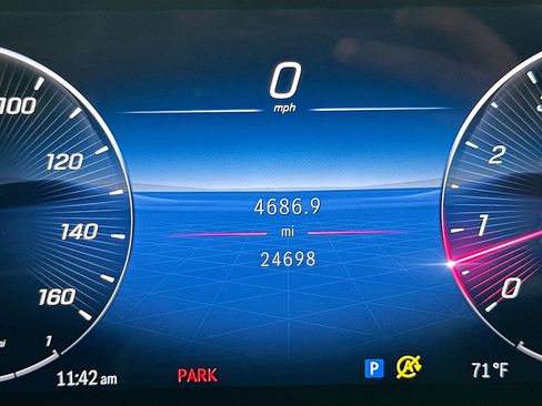 Used 2024 Mercedes-Benz C 300 Sedan image 12