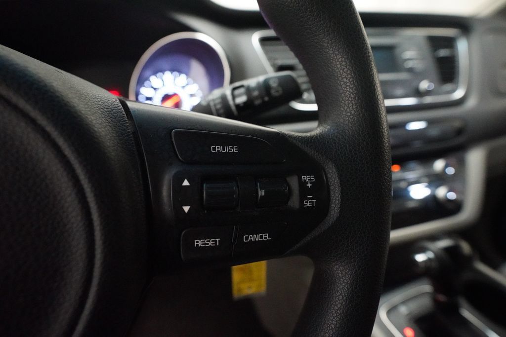 Used 2016 Kia Sedona LX FWD image 18