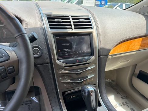 Used 2011 Lincoln MKX 2WD w/ 102A Rapid Spec Order Code image 23