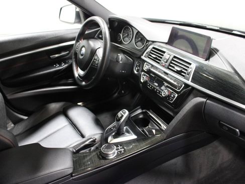 Used 2018 BMW 330i xDrive Sedan w/ Convenience Package AWD/4WD image 8