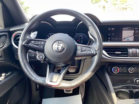 Used 2024 Alfa Romeo Stelvio Veloce AWD/4WD image 15