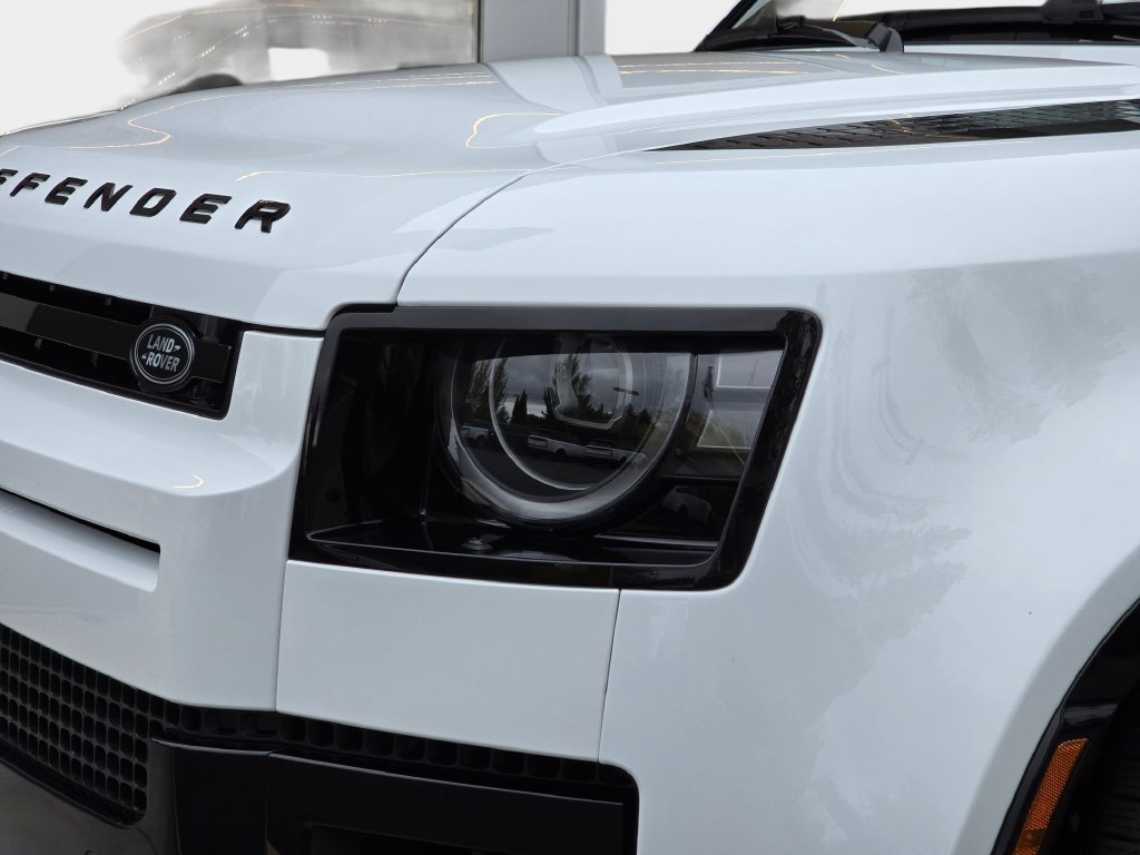New 2026 Land Rover Defender 110 X-Dynamic SE AWD/4WD image 33