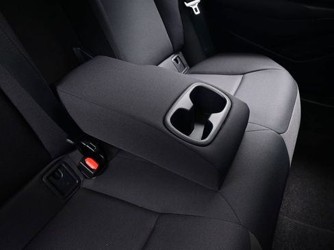 Used 2025 Toyota Corolla LE image 29