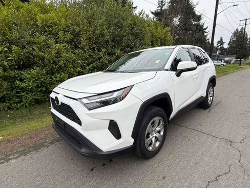 Used 2023 Toyota RAV4 LE FWD image 8