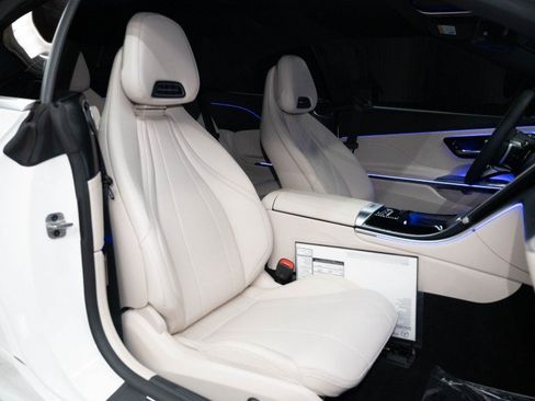 Certified 2026 Mercedes-Benz CLE 450 4MATIC Cabriolet image 13