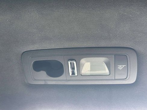 Used 2015 Porsche Cayenne Turbo AWD/4WD image 28