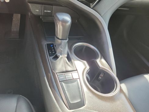 Used 2024 Toyota Camry SE FWD image 12