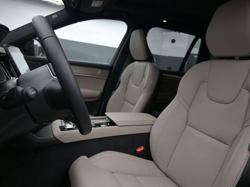 New 2026 Volvo XC90 B6 Ultra w/ Lounge Package image 9