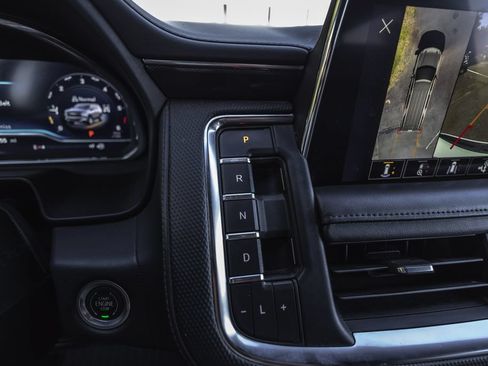 Used 2022 Chevrolet Tahoe RST w/ Luxury Package AWD/4WD image 12