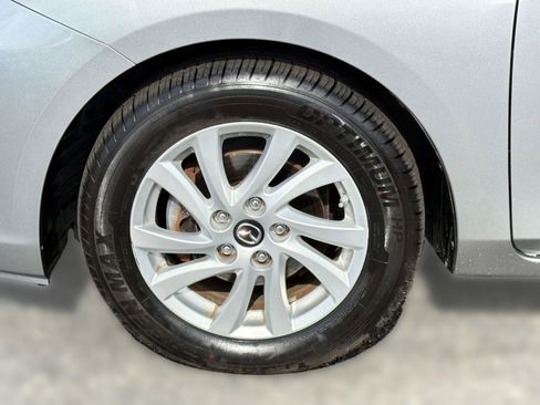 Used 2013 MAZDA MAZDA3 i Touring w/ Preferred Equipment Pkg FWD image 12