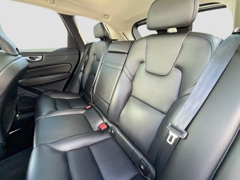 Used 2023 Volvo XC60 B5 Core AWD/4WD image 20