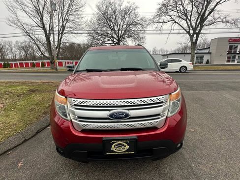 Used 2014 Ford Explorer XLT w/ Equipment Group 202A image 2
