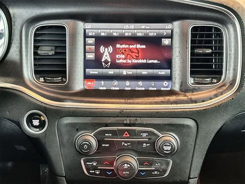 Used 2018 Dodge Charger R/T image 16