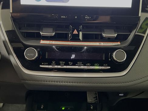 Used 2025 Toyota Corolla XSE image 26