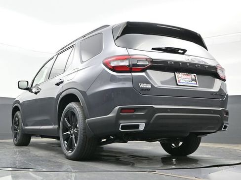 Used 2025 Honda Pilot Black Edition image 23