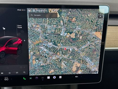 Used 2025 Tesla Model Y Long Range image 21