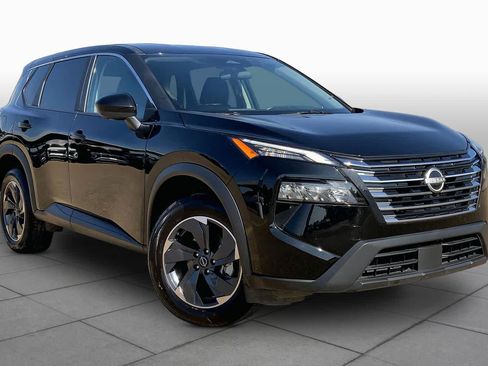 Used 2025 Nissan Rogue SV FWD image 3