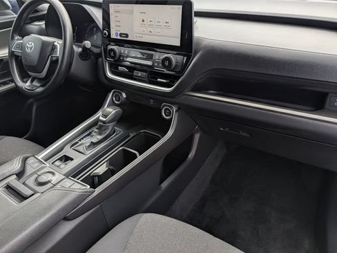 Used 2025 Toyota Grand Highlander FWD image 35
