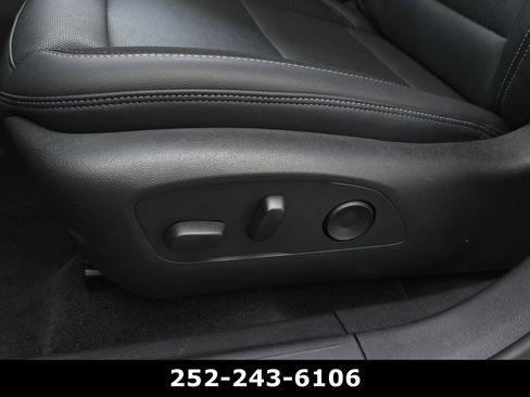 Used 2025 Chevrolet Equinox EV LT w/ Convenience Package FWD image 10