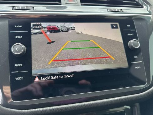 Used 2023 Volkswagen Tiguan SE image 23