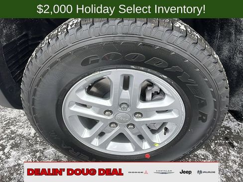 New 2025 Jeep Grand Cherokee Laredo image 30