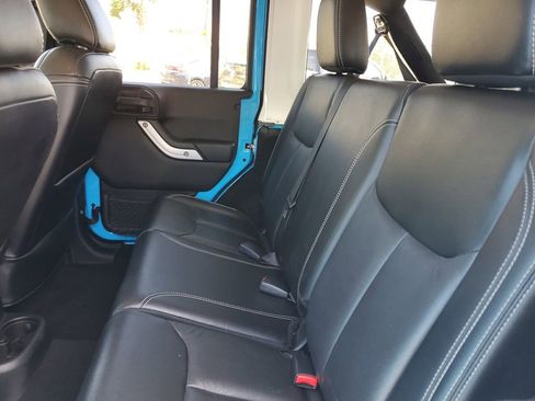 Used 2017 Jeep Wrangler Unlimited Sahara w/ Quick Order Package 24E Chief AWD/4WD image 11