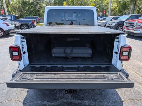 Used 2025 Jeep Gladiator Mojave AWD/4WD image 17