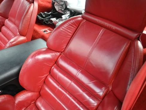 Used 1990 Chevrolet Corvette Coupe RWD image 18