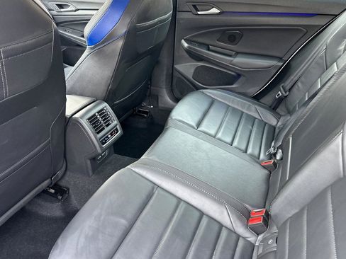 Used 2022 Volkswagen Golf R image 28