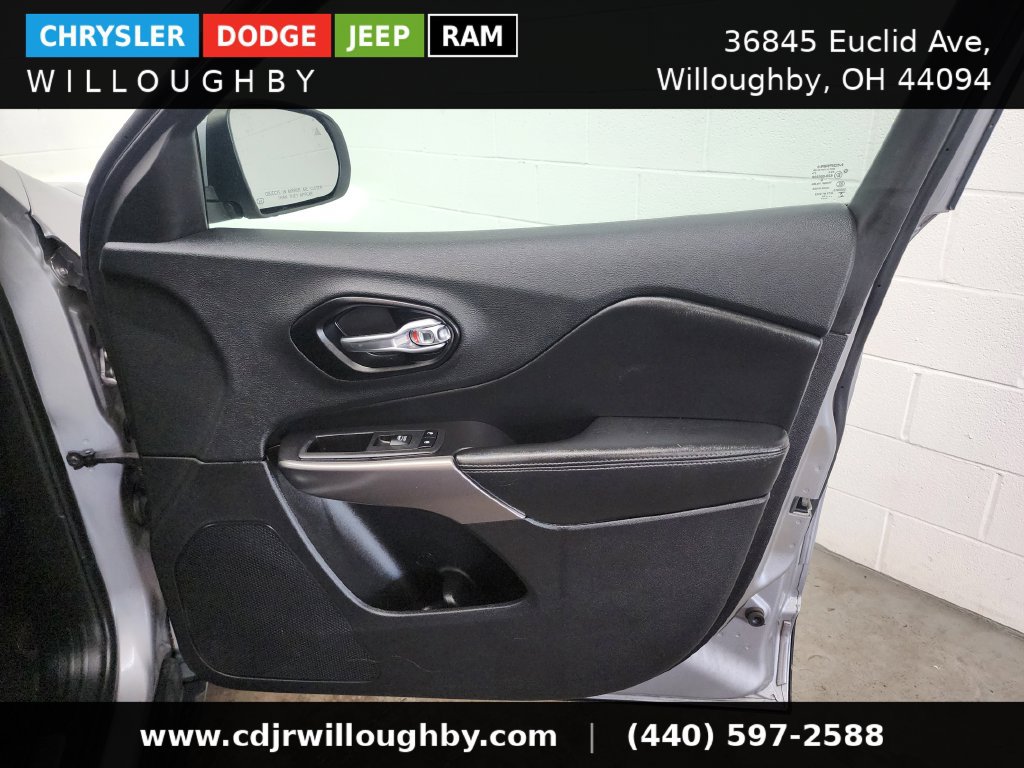 Used 2020 Jeep Cherokee Limited w/ Advanced Safety Group AWD/4WD image 33