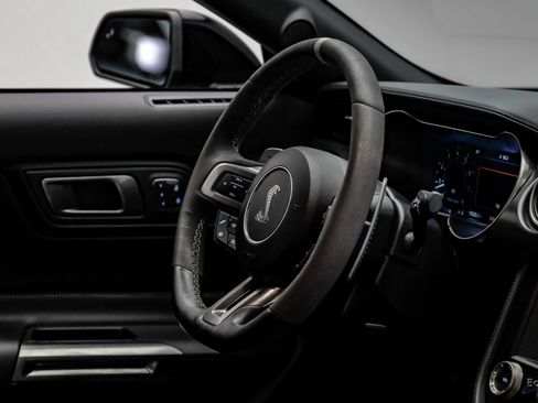 Used 2022 Ford Mustang Shelby GT500 w/ Technology Package image 42