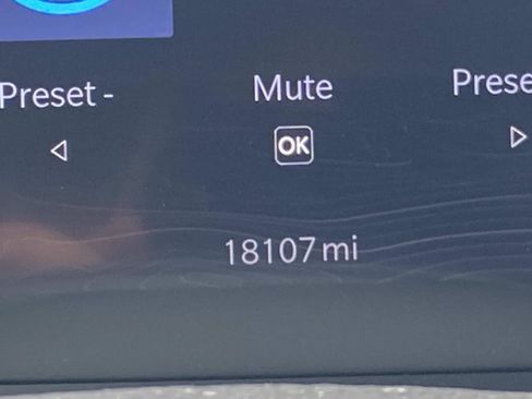 Certified 2023 Jeep Grand Cherokee Laredo w/ Luxury Tech Group I image 43