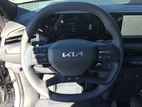 New 2026 Kia EV9 Land image 12