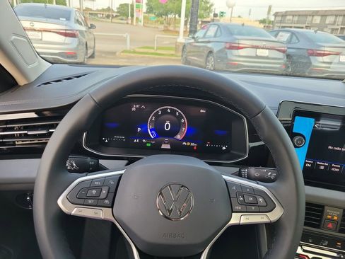 New 2026 Volkswagen Jetta SE FWD image 17