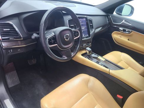 Used 2018 Volvo XC90 T5 Momentum w/ Momentum Plus Package AWD/4WD image 24