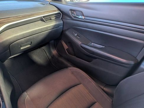 Used 2024 Nissan Altima 2.5 SV FWD image 16
