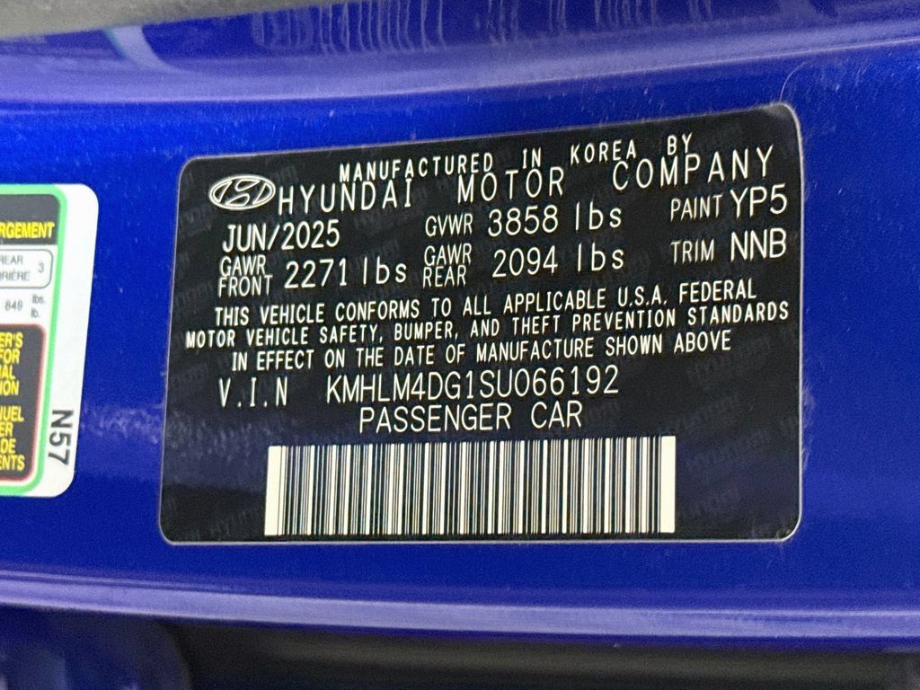 Certified 2025 Hyundai Elantra Sport FWD image 33