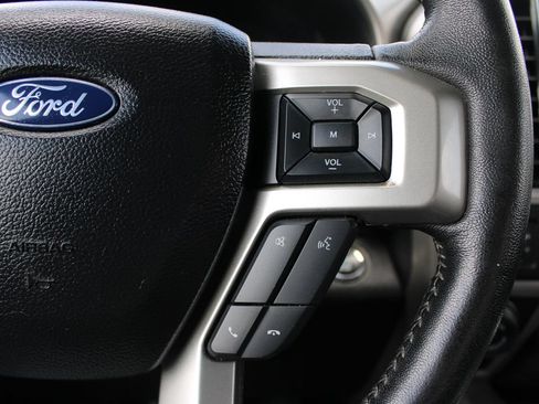 Used 2020 Ford F150 Lariat w/ Equipment Group 502A Luxury AWD/4WD image 19
