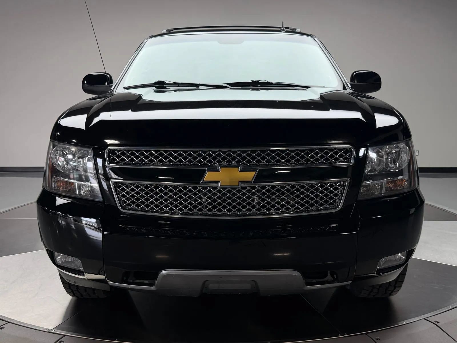 Used 2013 Chevrolet Avalanche LT w/ Suspension Package, Off-Road AWD/4WD image 3
