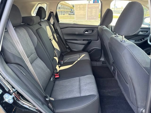 Used 2025 Nissan Rogue SV FWD image 21