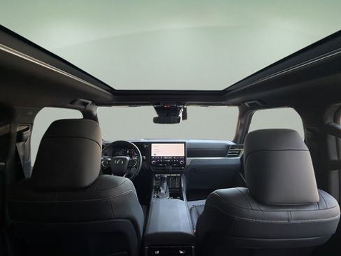 Used 2025 Lexus GX 550 w/ Accessory Package (2T) AWD/4WD image 8