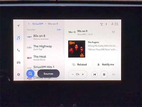 Used 2023 Toyota Corolla Cross XLE image 18