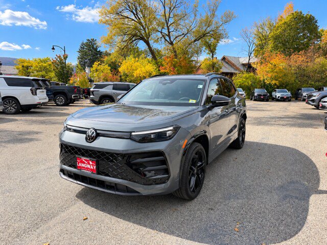 New 2026 Volkswagen Tiguan SE R-Line AWD/4WD image 3