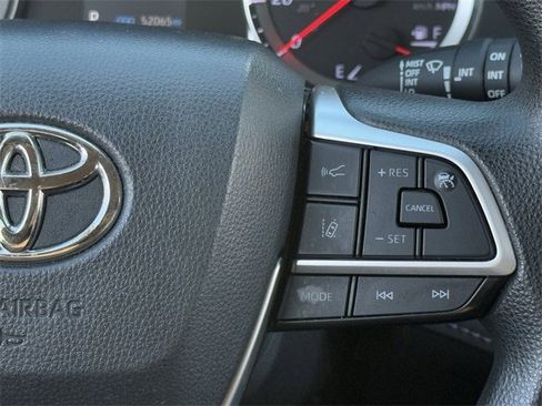 Used 2022 Toyota Highlander L image 14