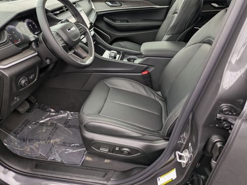 New 2026 Jeep Grand Cherokee Limited Reserve image 12