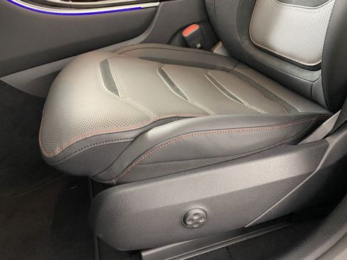 New 2025 Mercedes-Benz GLC 63 AMG S image 12