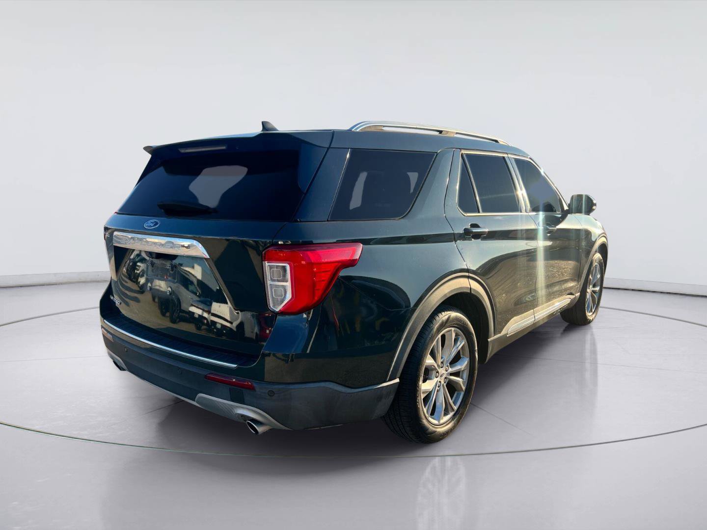 Certified 2021 Ford Explorer Limited w/ Equipment Group 301A RWD image 3